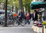 Amsterdam 4 oktober 2013
Chazia Mourali met man op terras.