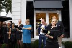 Oosterbeek 14 september 2013
Ronald Koeman op de Skin Cosmetics winkel van zijn vrouw Bartina en ochter Debbie.