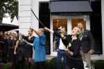 Oosterbeek 14 september 2013
Ronald Koeman op de Skin Cosmetics winkel van zijn vrouw Bartina en ochter Debbie.