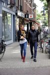 Amsterdam 26 september 2013
Demy de Zeeuw met zijn zwangere vriendin Danielle in Amsterdam zuid.