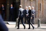 Laren 2 oktober 2013
Kerkdienst naar aanleiding van het overlijden van John de mol sr in de sint Jansbasiliek. Het was enorm druk met vrienden en familie.