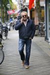 Amsterdam 4 oktober 2013
Frank Wisse bellend op de cornelis schuytstraat