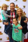 Ede, 5 Oktober 2013
Premiere film De Club van Sinterklaas en de Pietenschool
Frans Bauer met Mariska Bauer en twee kinderen
Foto Peter Smulders BV
