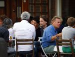 Amsterdam 21 augustus 2013
Hans Teeuwen met vrienden op terras