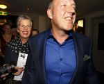 Amsterdam 23 september 2013
Premiere de nieuwe wildernis in het concertgebouw.
Harry piekema met zijn vrouw . ( Albert Heijn reclame)