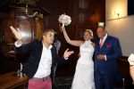 Amsterdam 13 september 2013
Trouwen Menno Kohler met zijn grote liefde Florine.
Jaap Reesema zingt het bruidspaar toe