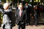 Laren 2 oktober 2013
Kerkdienst naar aanleiding van het overlijden van John de mol sr in de sint Jansbasiliek. Het was enorm druk met vrienden en familie.
Jan v Doorn