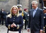 Den Haag 17 september 2013
Prinsjesdag op het binnenhof. JEANINE HENNIS-PLASSCHAERT met man
