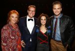 Tilburg 29 september 2013
Premiere Flashdance in de schouwburg van Tilburg met in de hoofdrollen Anouk Maas Jim Bakkum en Carry Tefsen. Albert Verlinde is de producent.