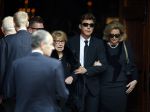Laren 2 oktober 2013
Kerkdienst naar aanleiding van het overlijden van John de mol sr in de sint Jansbasiliek. Het was enorm druk met vrienden en familie.