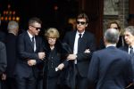 Laren 2 oktober 2013
Kerkdienst naar aanleiding van het overlijden van John de mol sr in de sint Jansbasiliek. Het was enorm druk met vrienden en familie.
