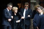Laren 2 oktober 2013
Kerkdienst naar aanleiding van het overlijden van John de mol sr in de sint Jansbasiliek. Het was enorm druk met vrienden en familie.