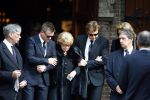 Laren 2 oktober 2013
Kerkdienst naar aanleiding van het overlijden van John de mol sr in de sint Jansbasiliek. Het was enorm druk met vrienden en familie.