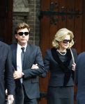 Laren 2 oktober 2013
Kerkdienst naar aanleiding van het overlijden van John de mol sr in de sint Jansbasiliek. Het was enorm druk met vrienden en familie.