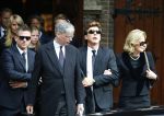 Laren 2 oktober 2013
Kerkdienst naar aanleiding van het overlijden van John de mol sr in de sint Jansbasiliek. Het was enorm druk met vrienden en familie.