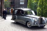 Laren 2 oktober 2013
Kerkdienst naar aanleiding van het overlijden van John de mol sr in de sint Jansbasiliek. Het was enorm druk met vrienden en familie.