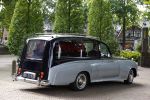Laren 2 oktober 2013
Kerkdienst naar aanleiding van het overlijden van John de mol sr in de sint Jansbasiliek. Het was enorm druk met vrienden en familie.
