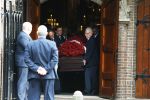 Laren 2 oktober 2013
Kerkdienst naar aanleiding van het overlijden van John de mol sr in de sint Jansbasiliek. Het was enorm druk met vrienden en familie.