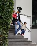 Hamburg 12 september 2013
Khalid Boulahrouz haalt zijn kinderen op bij Sabia en Rafal  v d Vaart en gaat met aupair naar de dierentuin in Hamburg.
