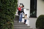 Hamburg 12 september 2013
Khalid Boulahrouz haalt zijn kinderen op bij Sabia en Rafal  v d Vaart en gaat met aupair naar de dierentuin in Hamburg.