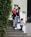 Hamburg 12 september 2013
Khalid Boulahrouz haalt zijn kinderen op bij Sabia en Rafal  v d Vaart en gaat met aupair naar de dierentuin in Hamburg.