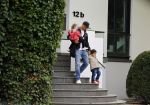 Hamburg 12 september 2013
Khalid Boulahrouz haalt zijn kinderen op bij Sabia en Rafal  v d Vaart en gaat met aupair naar de dierentuin in Hamburg.