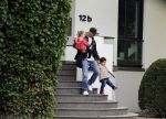 Hamburg 12 september 2013
Khalid Boulahrouz haalt zijn kinderen op bij Sabia en Rafal  v d Vaart en gaat met aupair naar de dierentuin in Hamburg.