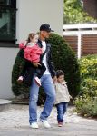 Hamburg 12 september 2013
Khalid Boulahrouz haalt zijn kinderen op bij Sabia en Rafal  v d Vaart en gaat met aupair naar de dierentuin in Hamburg.