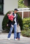 Hamburg 12 september 2013
Khalid Boulahrouz haalt zijn kinderen op bij Sabia en Rafal  v d Vaart en gaat met aupair naar de dierentuin in Hamburg.