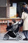 Hamburg 12 september 2013
Khalid Boulahrouz haalt zijn kinderen op bij Sabia en Rafal  v d Vaart en gaat met aupair naar de dierentuin in Hamburg.