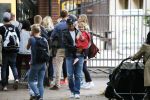 Hamburg 12 september 2013
Khalid Boulahrouz haalt zijn kinderen op bij Sabia en Rafal  v d Vaart en gaat met aupair naar de dierentuin in Hamburg.