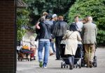 Hamburg 12 september 2013
Khalid Boulahrouz haalt zijn kinderen op bij Sabia en Rafal  v d Vaart en gaat met aupair naar de dierentuin in Hamburg.