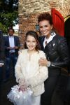 Laren 3 oktober 2013
Laura Ruiters en haar man Ton trouwen op haar 50e verjaardag. Leontine met Jada Borsato
Jada Borsato is bruidsmeisje.