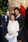 Laren 3 oktober 2013
Laura Ruiters en haar man Ton trouwen op haar 50e verjaardag. Leontine met Jada Borsato
Jada Borsato is bruidsmeisje.