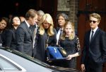 Laren 2 oktober 2013
Kerkdienst naar aanleiding van het overlijden van John de mol sr in de sint Jansbasiliek. Het was enorm druk met vrienden en familie.