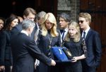 Laren 2 oktober 2013
Kerkdienst naar aanleiding van het overlijden van John de mol sr in de sint Jansbasiliek. Het was enorm druk met vrienden en familie.