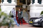 Amsterdam 12 oktober 2013
Rafael v d Vaart en Sabia Boulahrouz hebben in het amstel hotel geslapen en gan daarna lunchen met de ouders van Rafael, Ramon en Lolita bij restaurant Oceania op de scheldestraat.