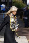 Laren 2 oktober 2013
Kerkdienst naar aanleiding van het overlijden van John de mol sr in de sint Jansbasiliek. Het was enorm druk met vrienden en familie.