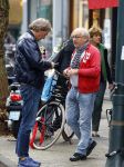 Amsterdam 24 september 2013
Youp van t Hek en Matthijs v Nieuwkerk samen op terras op de cornelis schuytstraat.