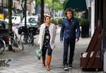 Amsterdam 14 oktober 2013
Nada v Nie met haar nieuwe vriend Frank Bakker op de cornelis schuytstraat