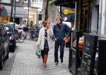 Amsterdam 14 oktober 2013
Nada v Nie met haar nieuwe vriend Frank Bakker op de cornelis schuytstraat
