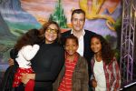 Zaandam 5 oktober 2013
Premiere Oz in de schouwburg van Zaandam.
Nurlaila Kareem met man en kinderen