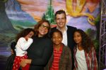 Zaandam 5 oktober 2013
Premiere Oz in de schouwburg van Zaandam.
Nurlaila Kareem met man en kinderen