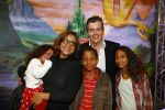 Zaandam 5 oktober 2013
Premiere Oz in de schouwburg van Zaandam.
Nurlaila Kareem met man en kinderen