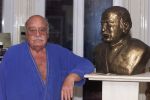 Amsterdam 20 november 2000
Pistolen Paultje. Paul Wilting met borstbeeld.
Paul Wilking

 
Peter Smulders bv