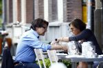 Amsterdam 9 september 2013
Pierre Bokma op terras met ......