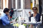 Amsterdam 9 september 2013
Pierre Bokma op terras met ......