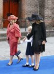 Apeldoorn 5 oktober 2013
Zijne Koninklijke Hoogheid Prins Jaime de Bourbon de Parme en Viktï¿½ria Cservenyï¿½k trouwen in de kerk onze lieve vrouwe ten hemelopneming in Apeldoorn. Prinses Baetrix met Prinses Mabel en dochter Luana