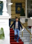 Amsterdam 12 oktober 2013
Rafael v d Vaart en Sabia Boulahrouz hebben in het amstel hotel geslapen en gan daarna lunchen met de ouders van Rafael, Ramon en Lolita bij restaurant Oceania op de scheldestraat.