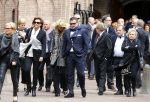 Laren 2 oktober 2013
Kerkdienst naar aanleiding van het overlijden van John de mol sr in de sint Jansbasiliek. Het was enorm druk met vrienden en familie.